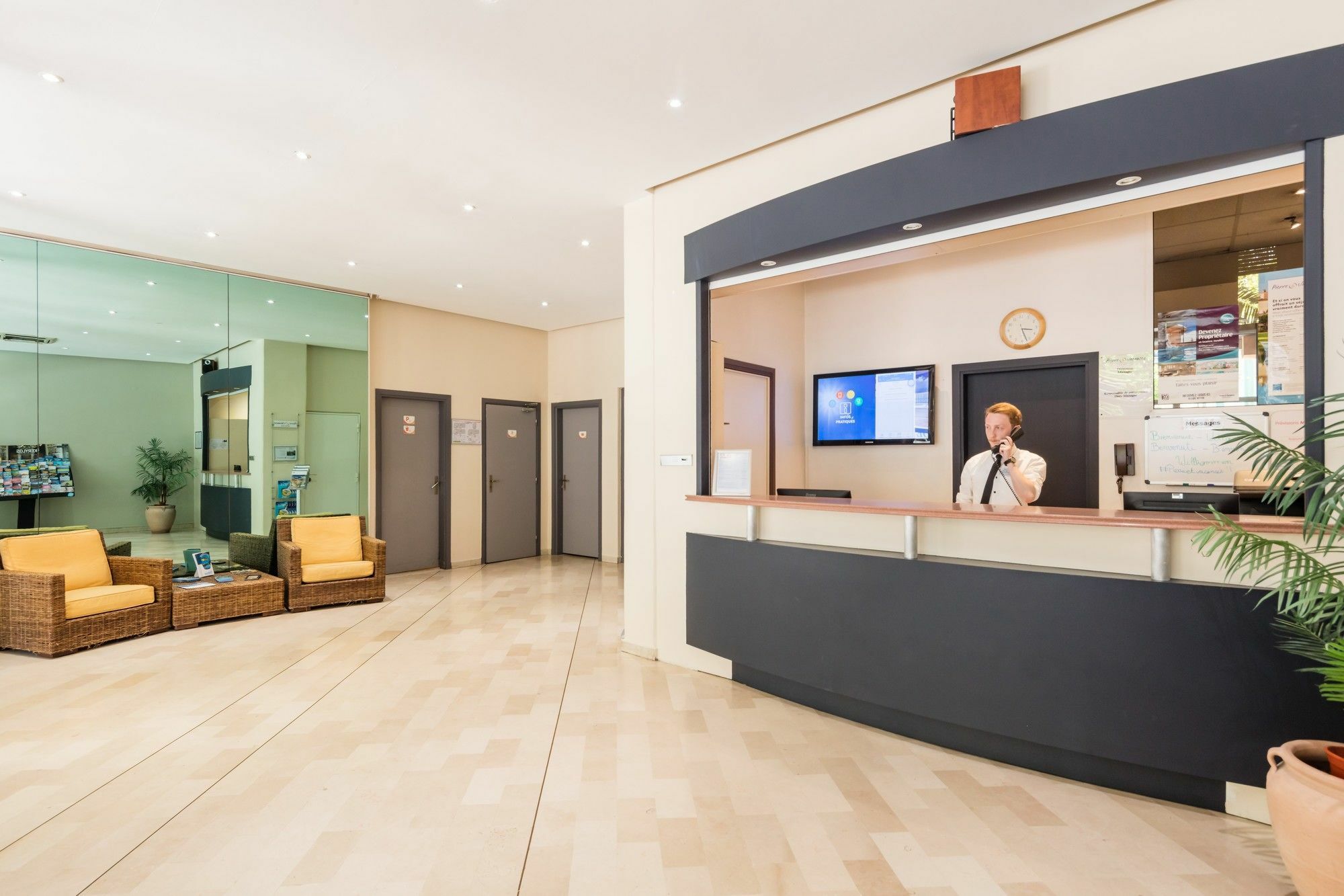 Residence Pierre & Vacances Les Citronniers Menton Buitenkant foto